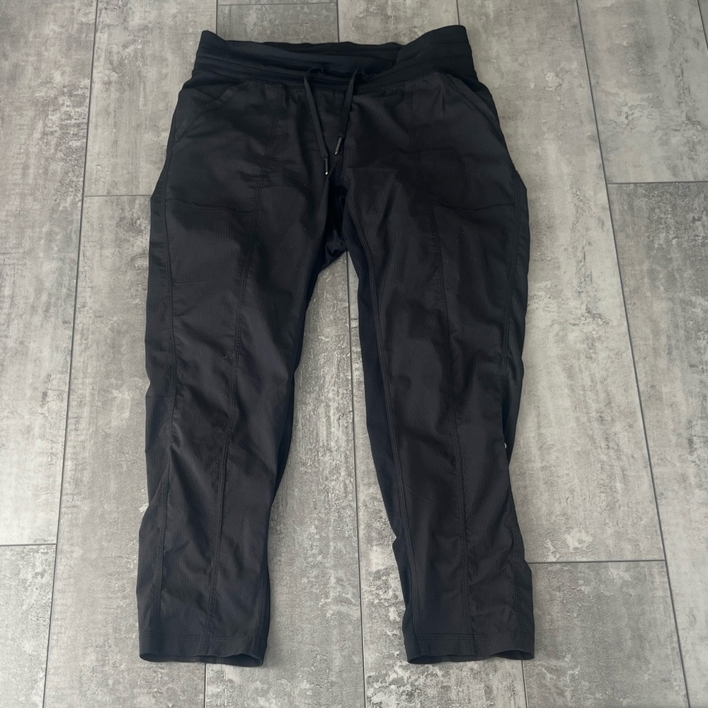 lululemon dance studio pants cropped size 8